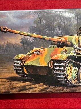 1997 Hasegawa 31137 "Pz.Kpfw V Panther ausf G" 1:72 Model Tank Steel wheel Vers